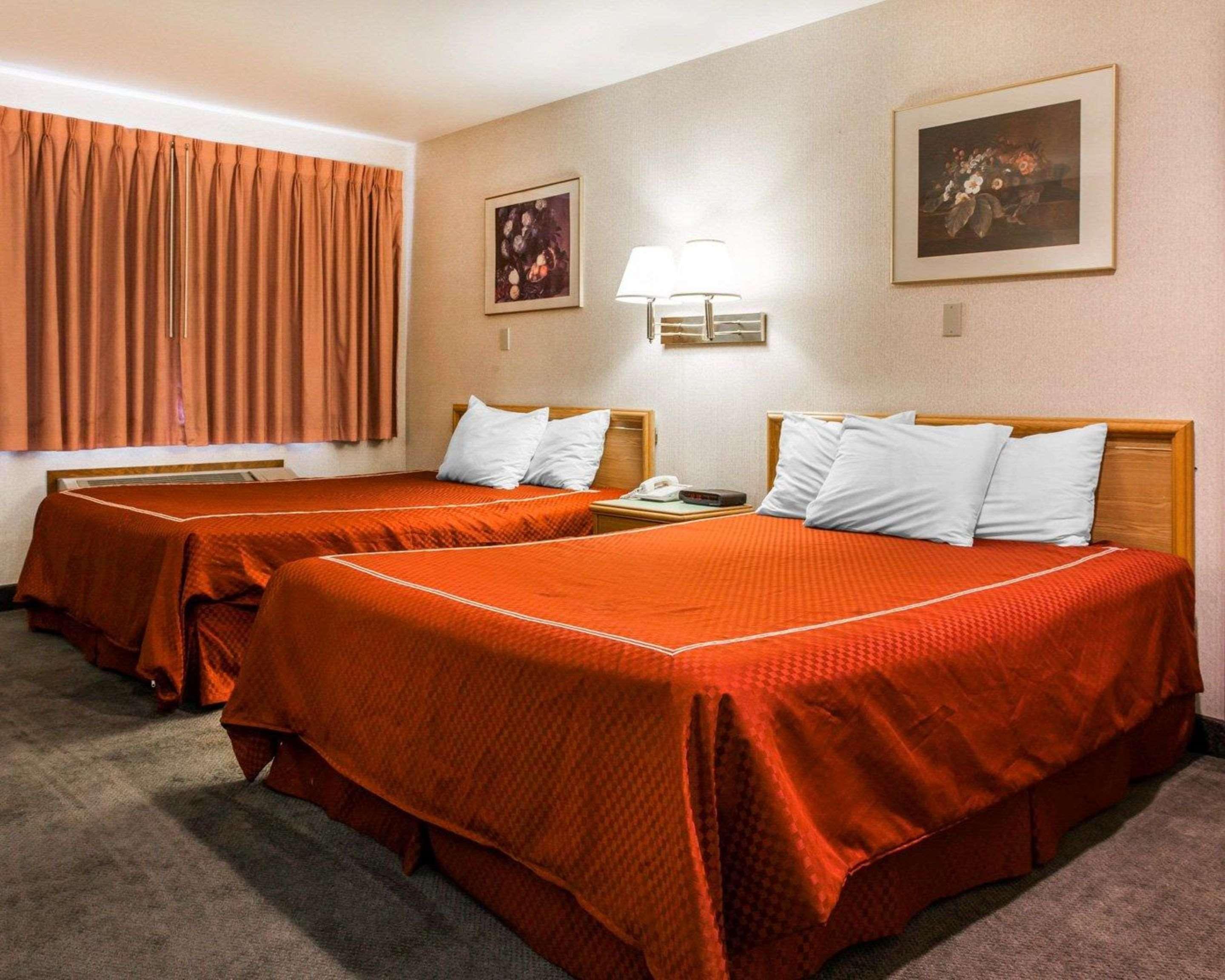 Rodeway Inn Stevenson Bagian luar foto