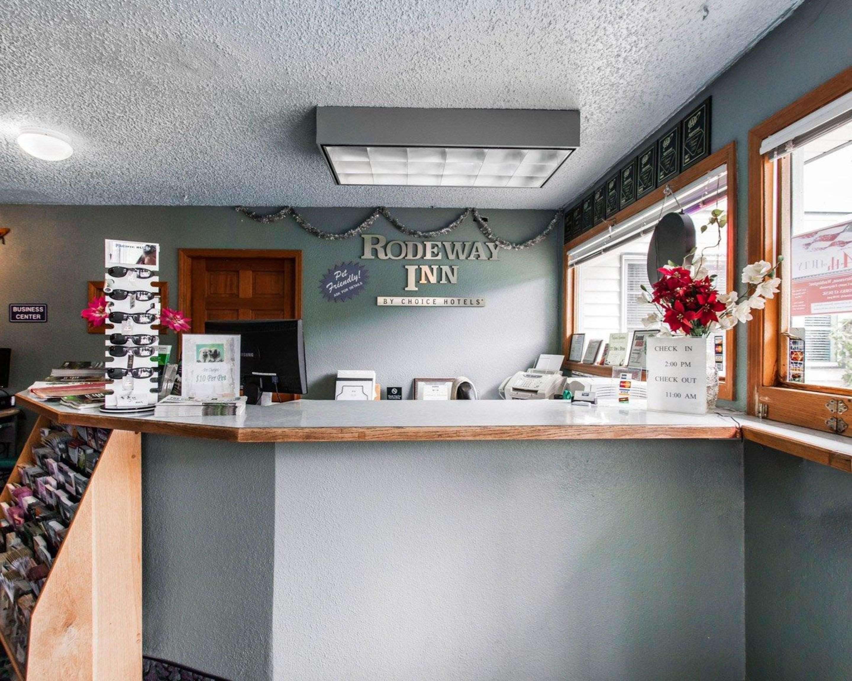 Rodeway Inn Stevenson Bagian luar foto