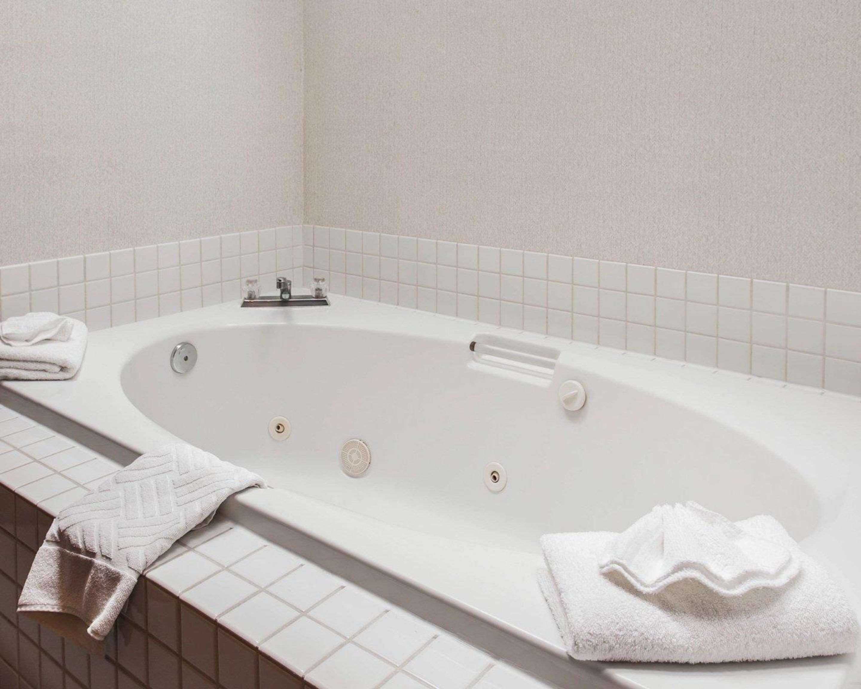 Rodeway Inn Stevenson Bagian luar foto