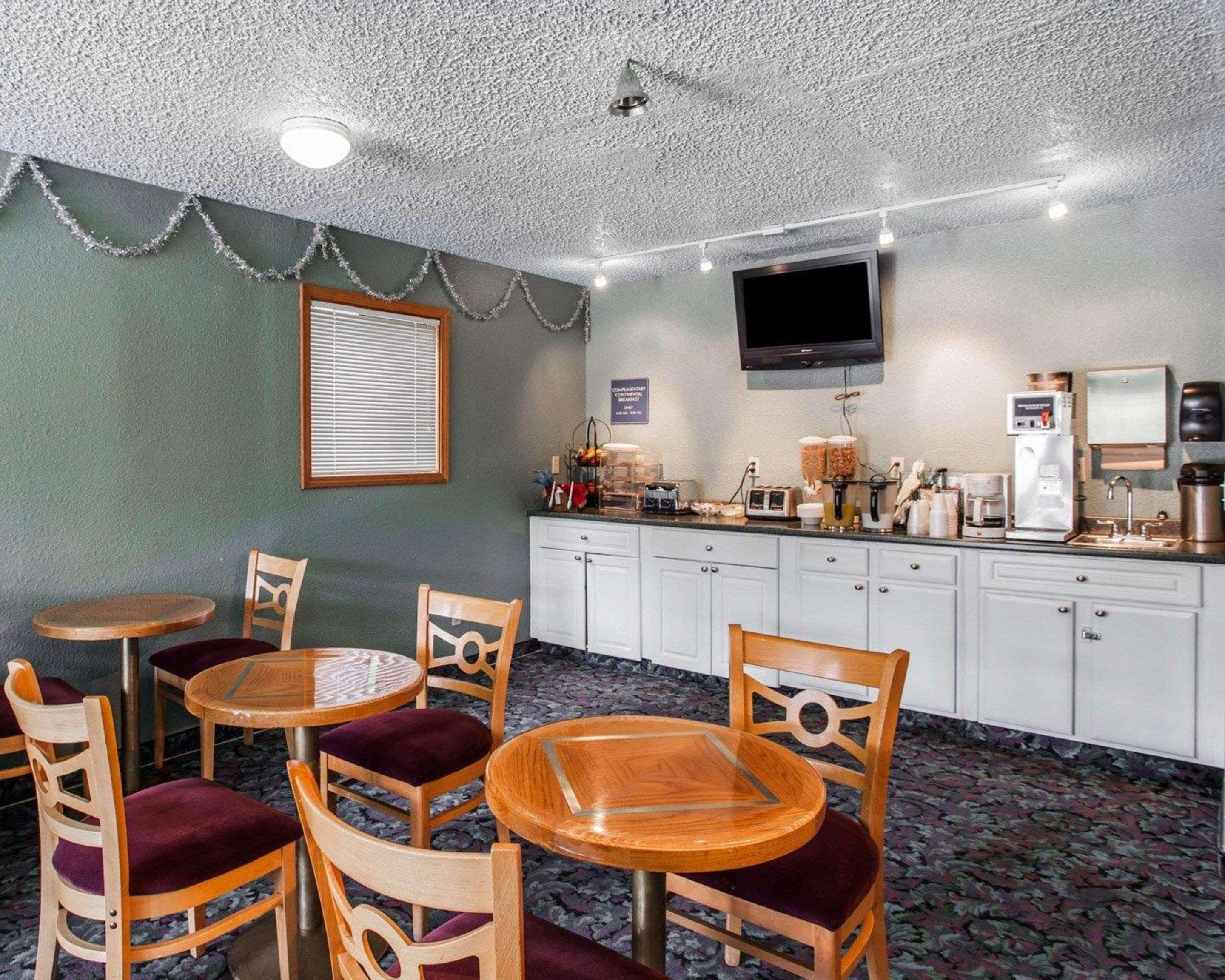 Rodeway Inn Stevenson Bagian luar foto
