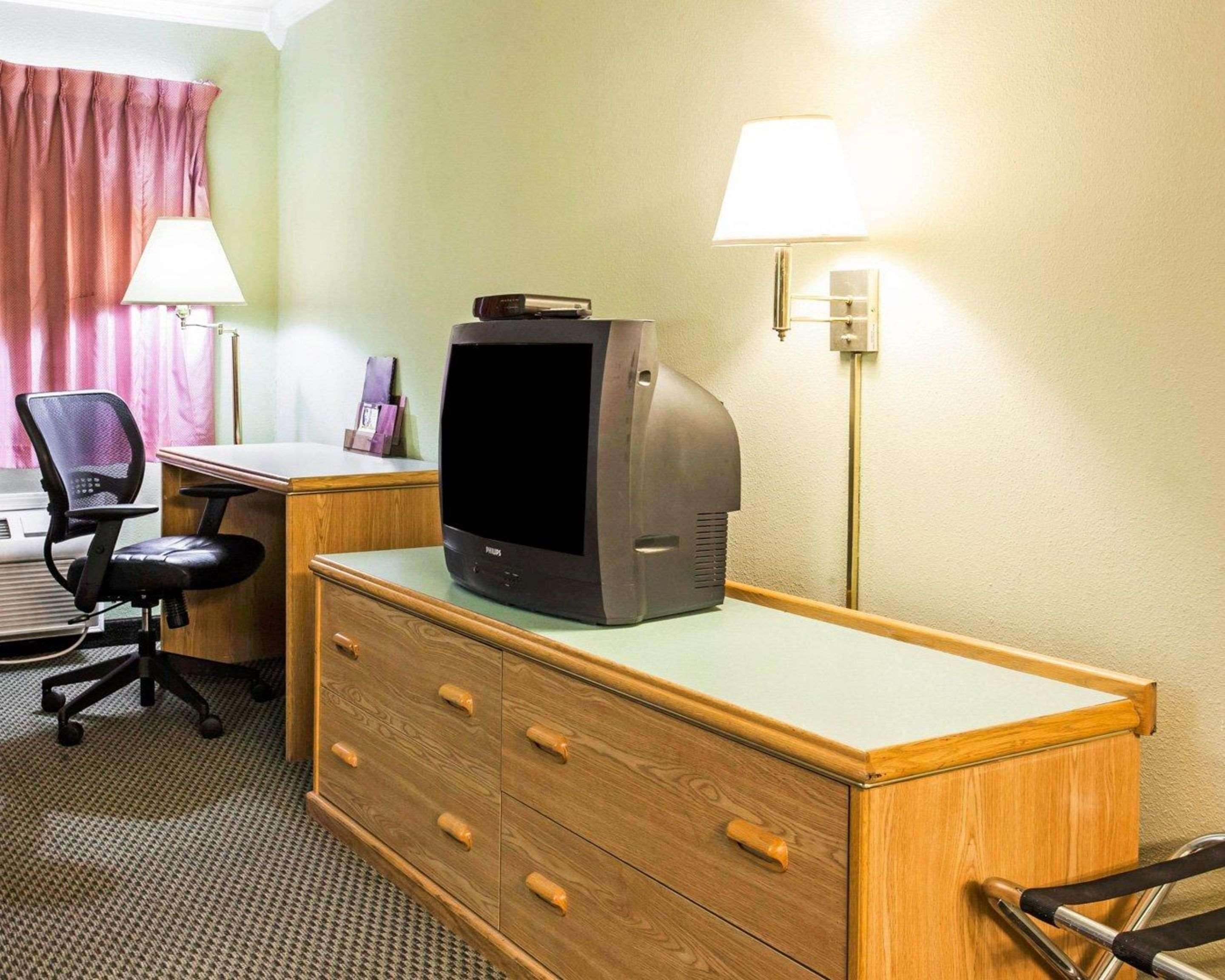 Rodeway Inn Stevenson Bagian luar foto