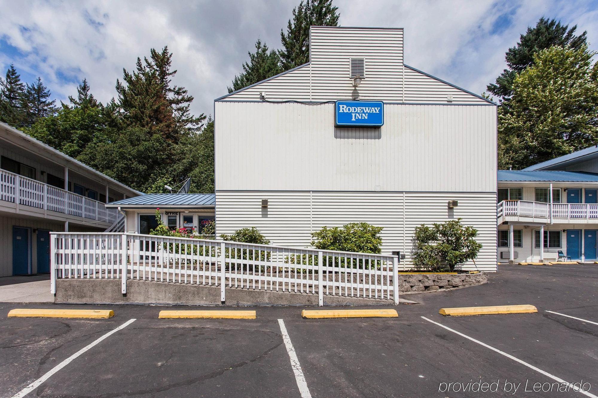 Rodeway Inn Stevenson Bagian luar foto