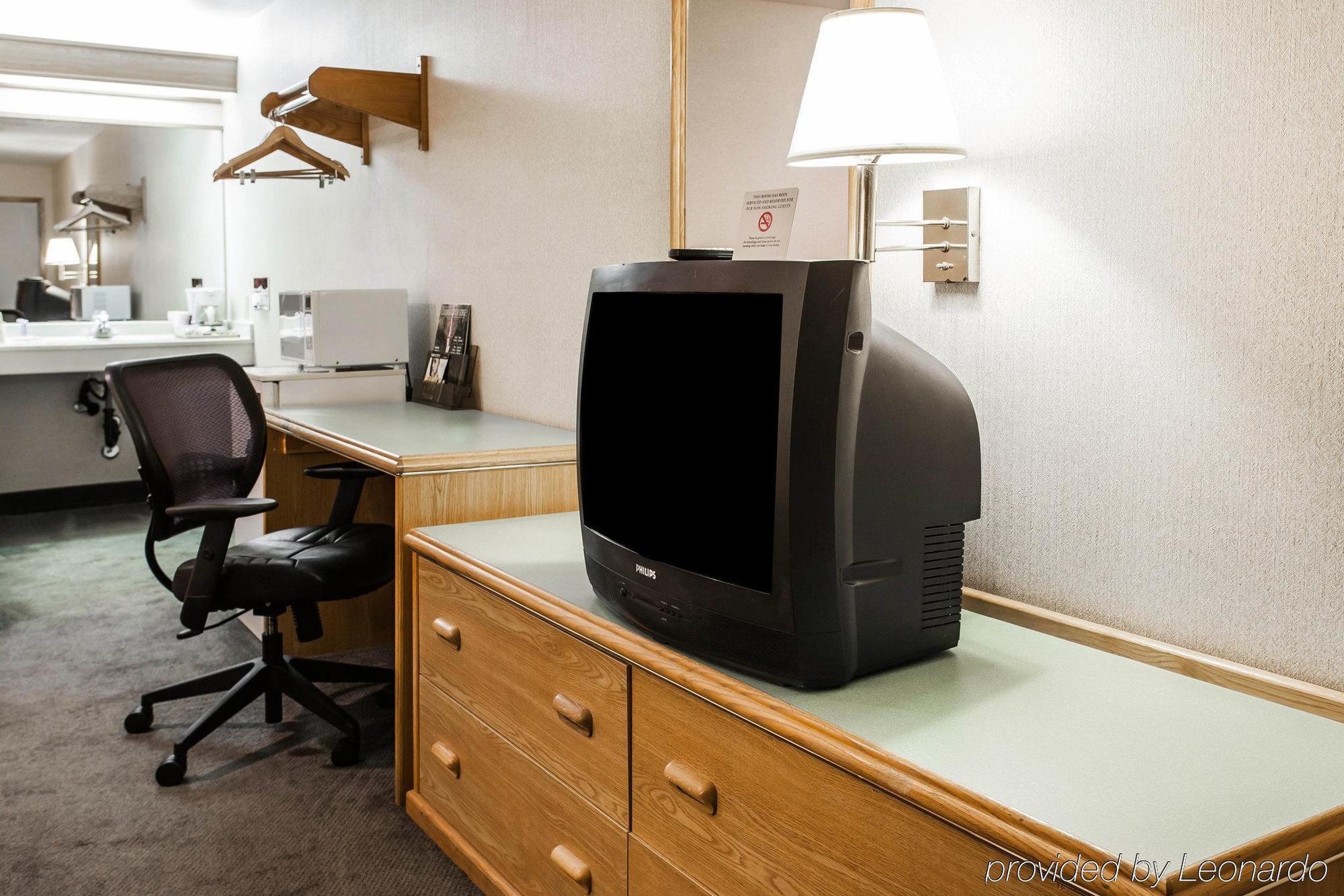 Rodeway Inn Stevenson Bagian luar foto