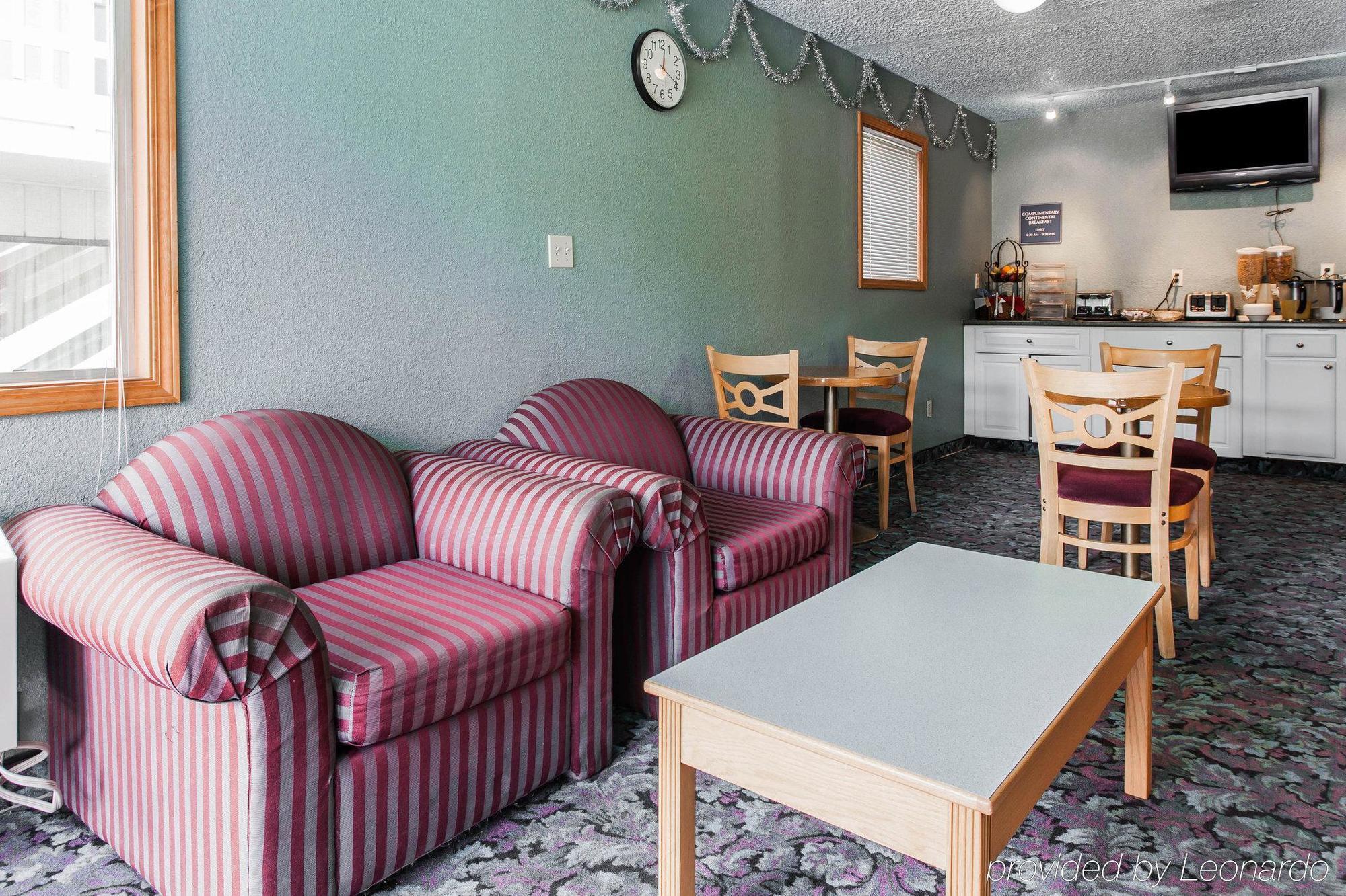 Rodeway Inn Stevenson Bagian luar foto