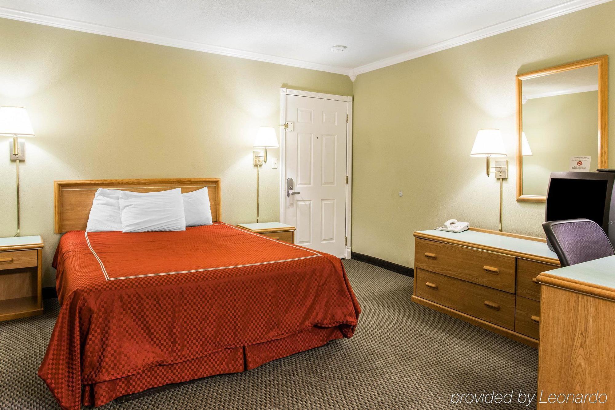 Rodeway Inn Stevenson Bagian luar foto