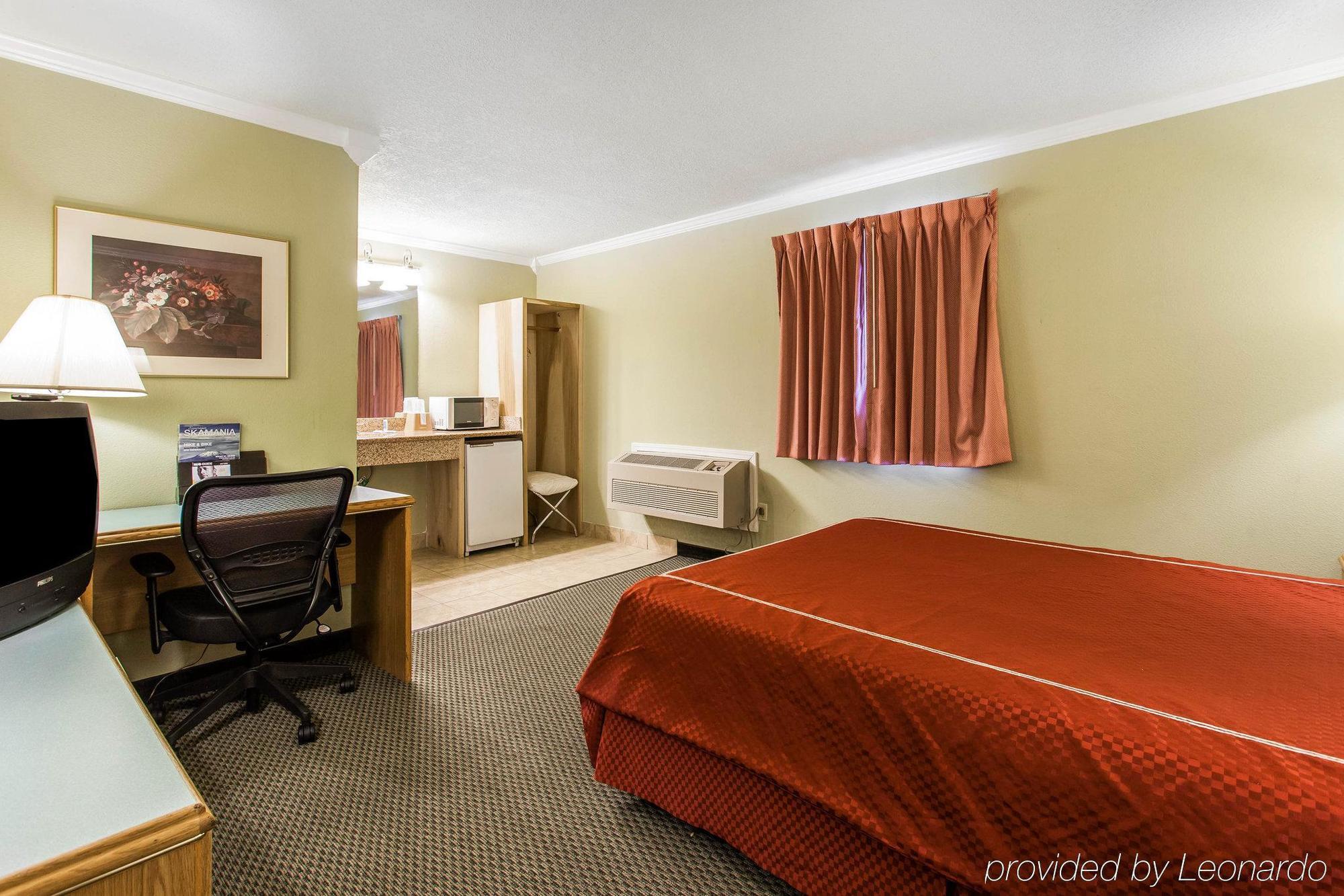 Rodeway Inn Stevenson Bagian luar foto